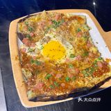 环境干净、整洁、卫生 每桌一个烤架,自动旋转炭烤