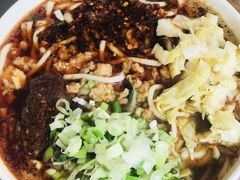 小碗莲花白鲜肉小锅米线-珀玉莲花白米线店