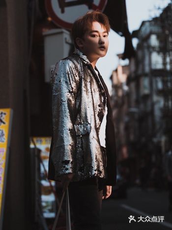 这条在葡萄牙里斯本买到的牛仔裤深得我心