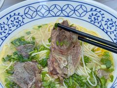-李与白包子铺(桐梓林店)