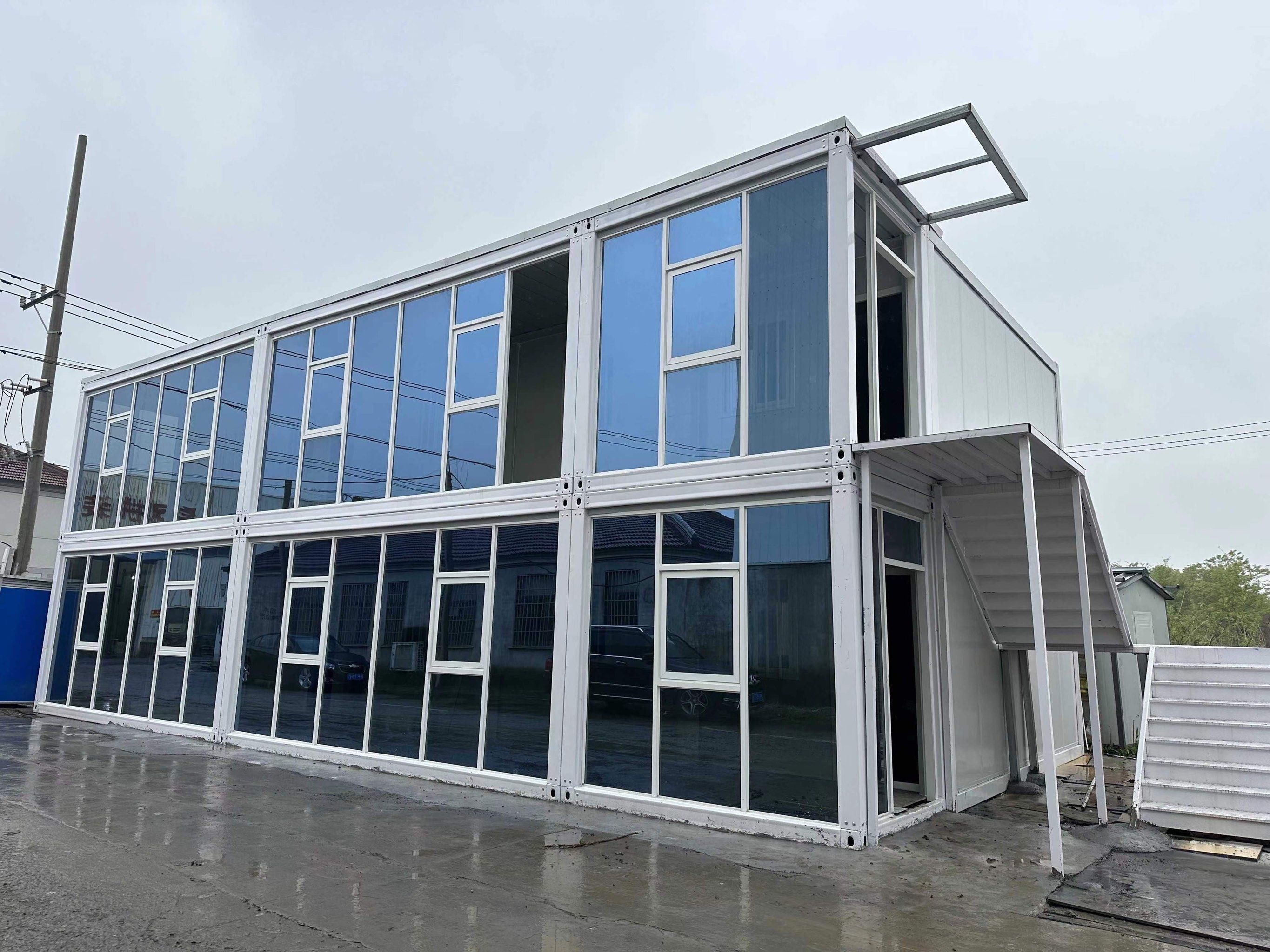 本公司专业生产集装箱 快拼箱 打包箱 波纹箱 定制网红箱 活动板房