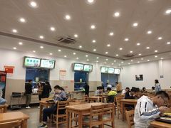 -华中科技大学东三学生食堂