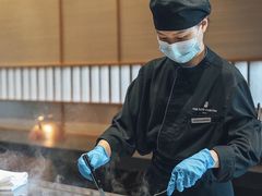 -丽思卡尔顿·炙焰·铁板烧餐厅