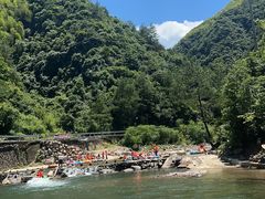 -安吉龙王山峡谷漂流
