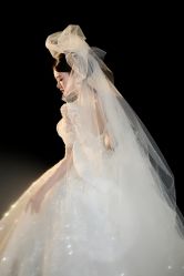 -Renee芮亦婚纱(原丽莎)