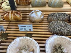 -焙丽拾光(麦凯乐直营店)