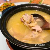 有一些配菜，服务员会问有没有忌口要不要加料