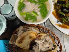 白肉罩火烧罩两火烧-金卯白肉罩火烧