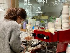 人民东路最美咖啡师-沁屋面包店(人民东路店)
