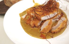 Curry Pork Cutlet with Baguette