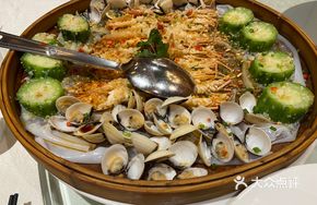 Steamed Giant River Shrimp