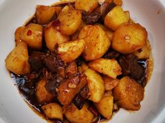 土豆烧牛腩-鑫小城故事·砂锅·排骨藕汤(兴业路店)