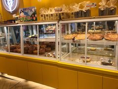 面包甜点陈列柜-嘉华饼屋JOY BAKERY(南屏街店)