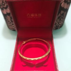 -六福珠寶(巴黎春天五角场店)