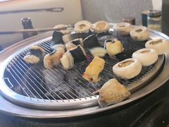 -围炉肉舍•炭烤活鳗•丹东海鲜烤肉(步行街店)