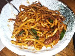 黑椒牛柳炒乌冬面-胡桃里音乐酒馆(白云五号T5 MALL店)