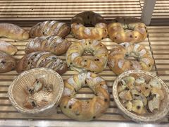 -焙丽拾光(麦凯乐直营店)