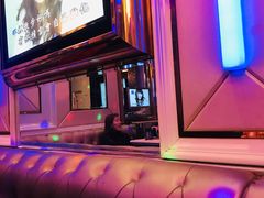 -卡迈隆主题量贩式KTV(中百大厦店)