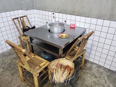 -咏勝锑锅麻辣烫(净居寺路总店)