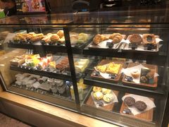 面包甜点陈列柜-星巴克臻选(济南恒隆店)