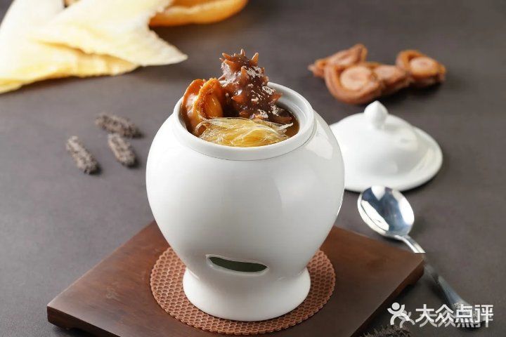 本帮粤韵舌尖共舞，静安寺旁味蕾盛宴