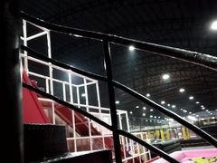 -嘿哟动霸CHUA·新潮玩运动娱乐中心·蹦床滑冰团建乐园