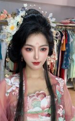 -烟雨江南汉服体验馆