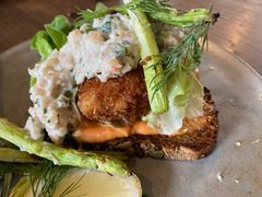 炸海鲈鱼三明治-BOR Eatery(安福路店)