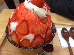 草莓生乳冰-怪物的冰与火(天虹商场中山路店)