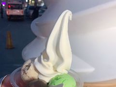 -古老冰山特色冰淇淋店(艾提尕尔店)