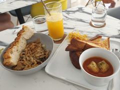 -The Sunny Side Cafe Station 1