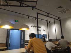 大堂-吉祥馄饨(虹桥火车站店)