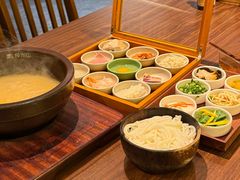 -良米山·云南野生菌过桥米线(上海首店)