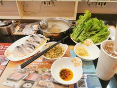 -呷哺呷哺(世贸.工三店)