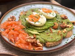 牛油果煮蛋吐司-RAC BAR(安福路店)