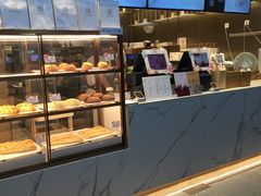 面包甜点陈列柜-奈雪的茶(深圳北站店)