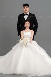 -雪中彩影婚纱摄影·微光艺术中心