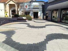 -斯普瑞斯奥特莱斯