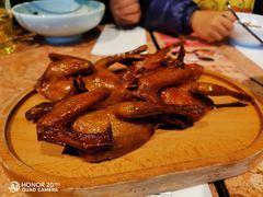 乳鸽-唐宫小聚(荃湾荃新天地店)