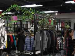 -汉口北国际商品交易中心品牌服装城
