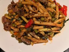 酸笋紫苏炒牛腱-桂小厨广西菜(万象城店)