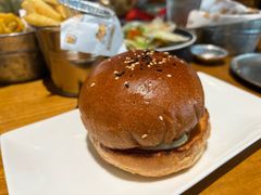 -HUZI虎滋精酿餐吧(京西大悦城店)