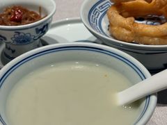 豆汁儿焦圈-四季民福烤鸭店(外滩外白渡桥店)