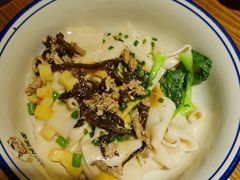 木耳肉丝油泼面-吴满满油泼面(北方风味园店)