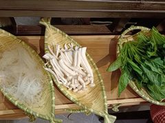 -聚汇三少·龙虾·中餐厅(莫邪路新天地店)