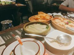 -尚尚仙·酸汤猪手·猪肚鸡火锅(华联万柳购物中心店)