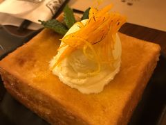 奶黄流沙西多士-来龙里 精致 东南亚餐室(万象城店)