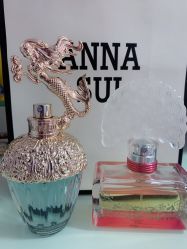-ANNA SUI