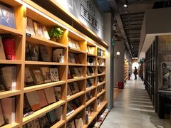 -百新书局(尚悦湾店)