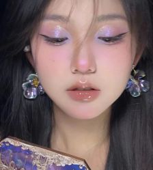 -Eling伊林彩妆·化妆培训(河西奥体店)